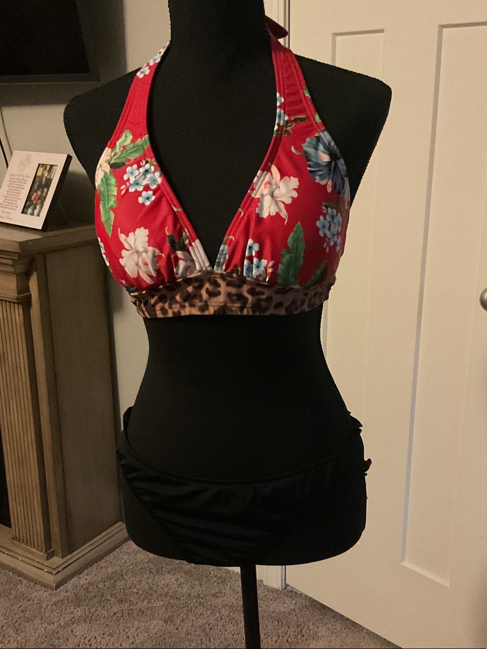 VENUS bikinis floral top and blk bottom